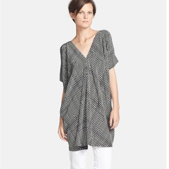 Vince Dresses & Skirts - NWOT Vince Ladder Print V-Neck Silk Tunic Dress